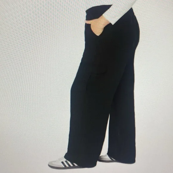 Well Worn Ladies' Wide Leg Cargo Pants High Rise- Black - Picture 5 of 6